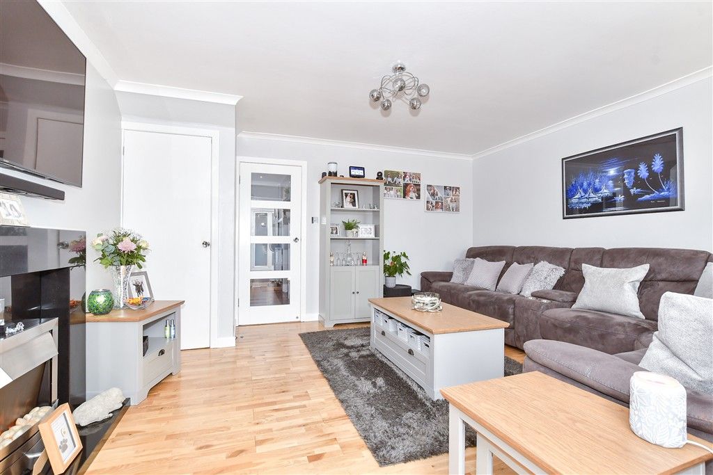 Property photo 3 of 10 Lounge/Diner