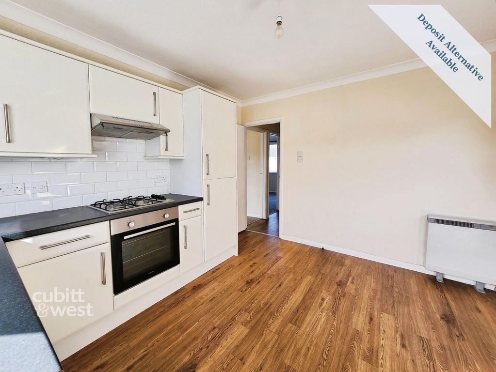 Property photo 3 of 13 39 Ashurst Way - 4