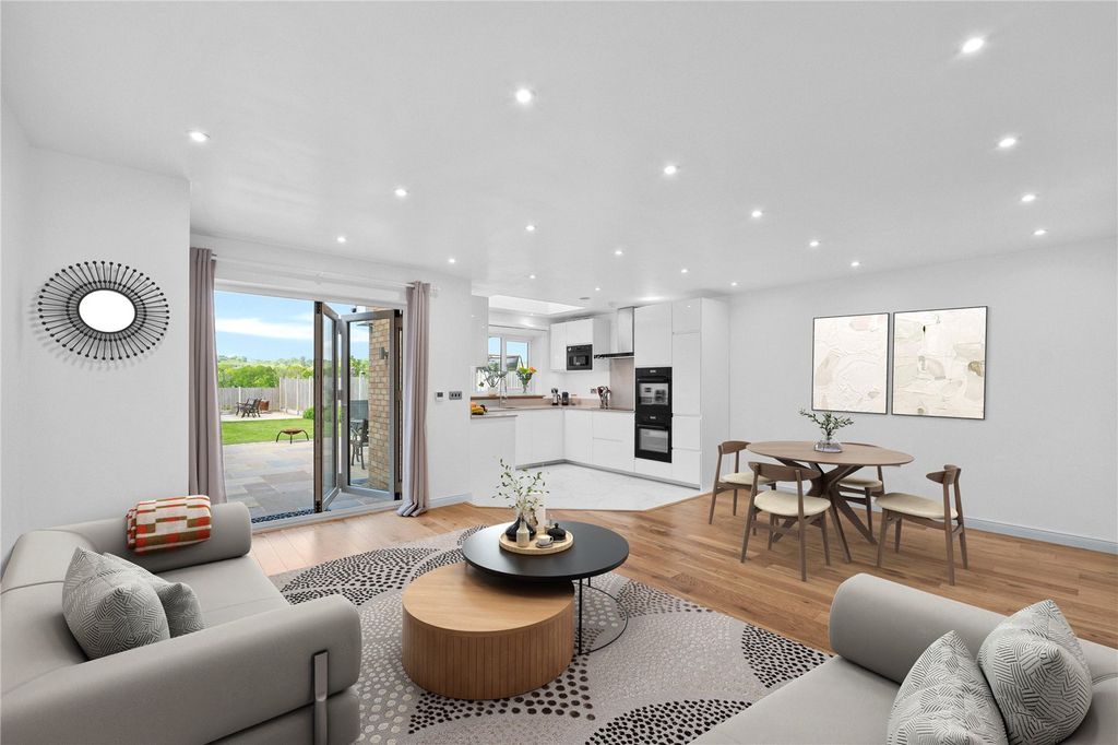 Property photo 3 of 18 Family/Dining Room