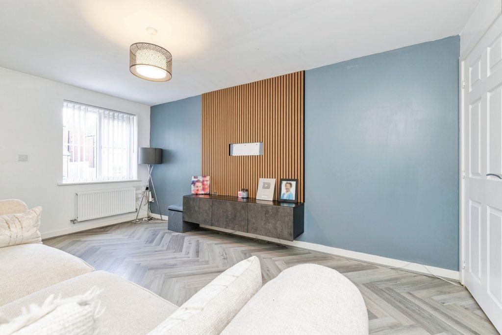 Property photo 2 of 18 Pbox-Img.Jpg
