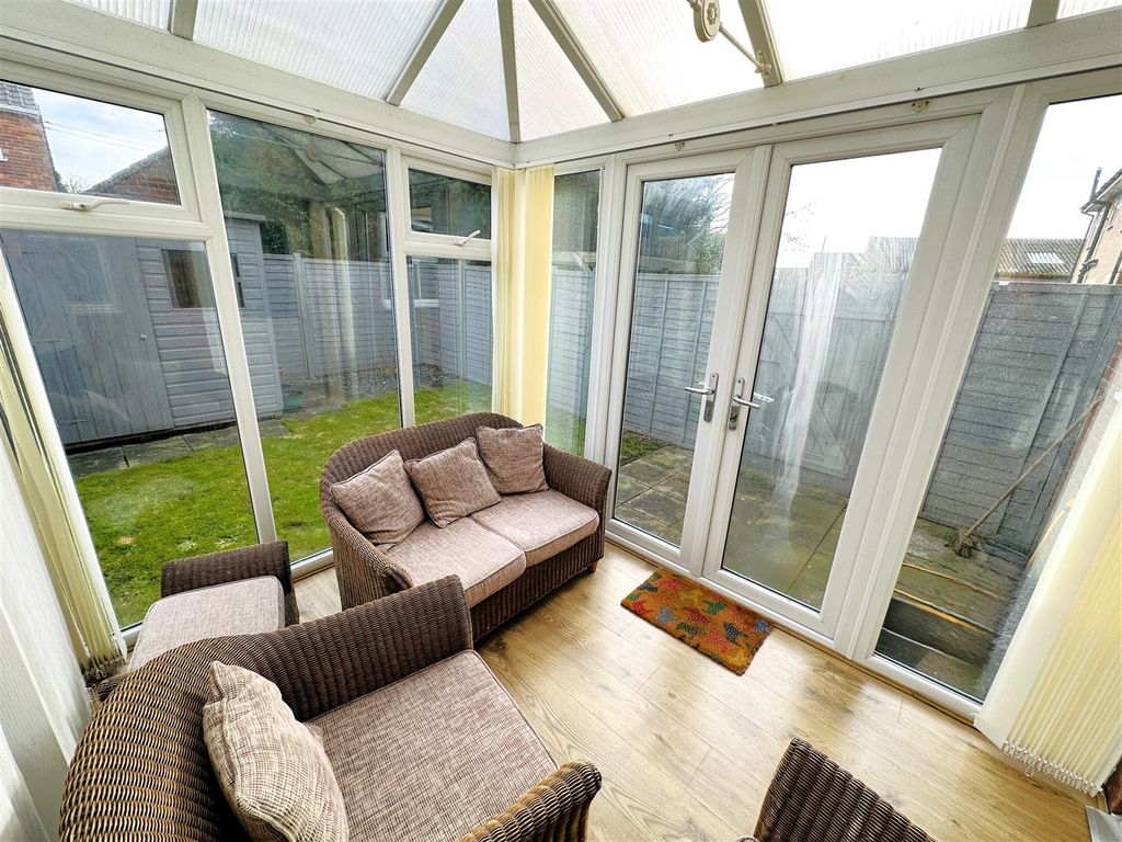 Property photo 2 of 15 Conservatory