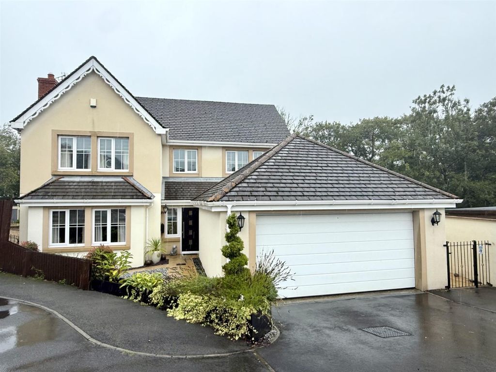 Property photo 1 of 34 Thumbnail_Img_0073.Jpg