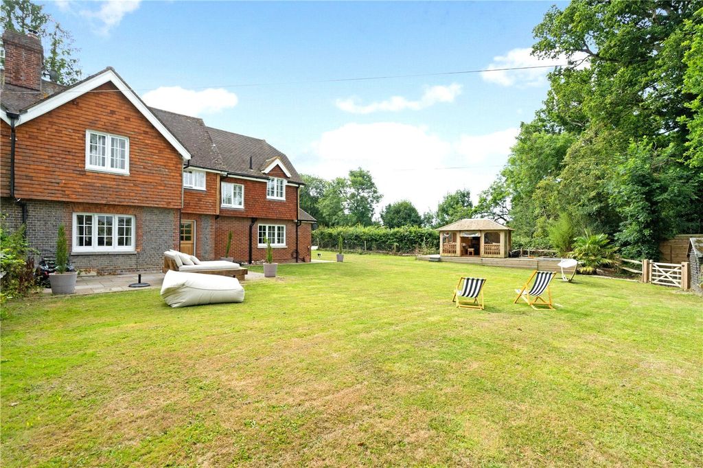 Property photo 2 of 14 Garden