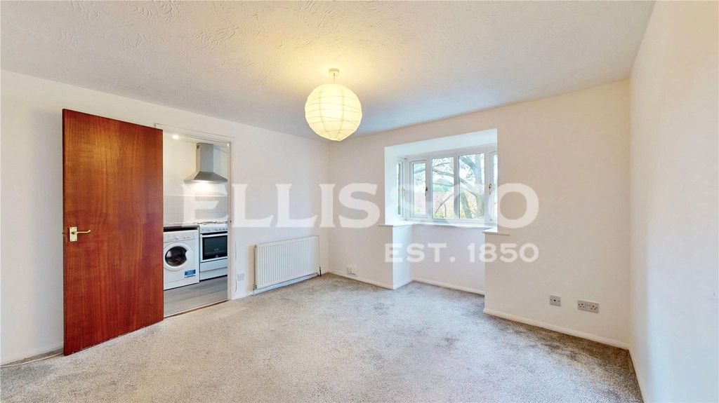 Property photo 2 of 8 Picture No. 71