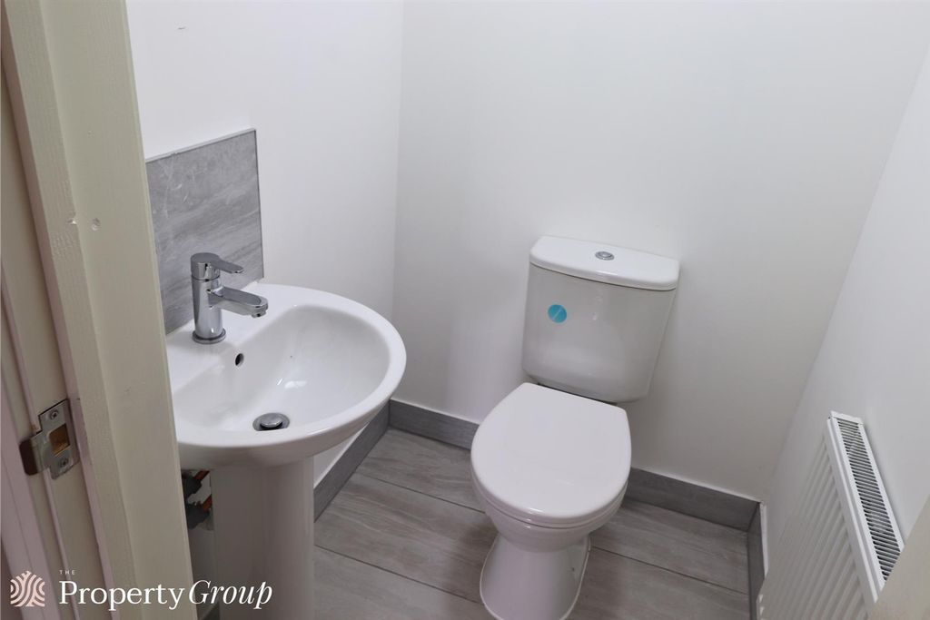 Property photo 3 of 10 6 Milverton Gates (12).Png