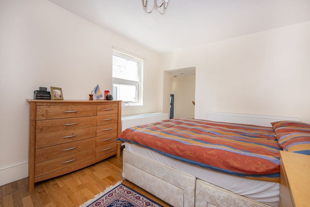Property photo 2 of 6