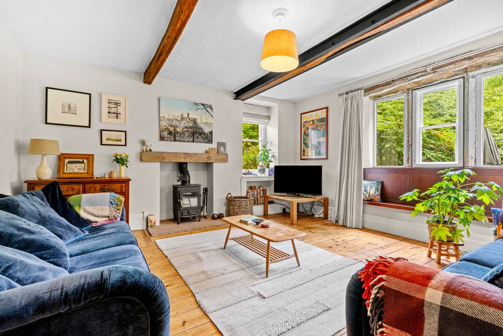 Property photo 3 of 44