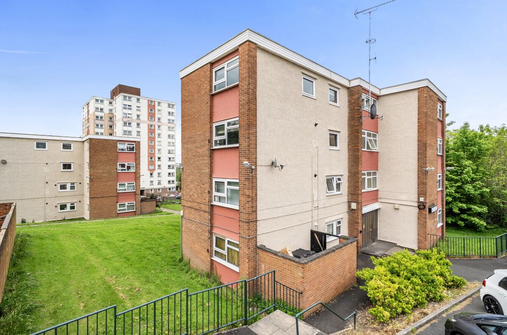 Property photo 1 of 14 1457568-1-69Fb710...