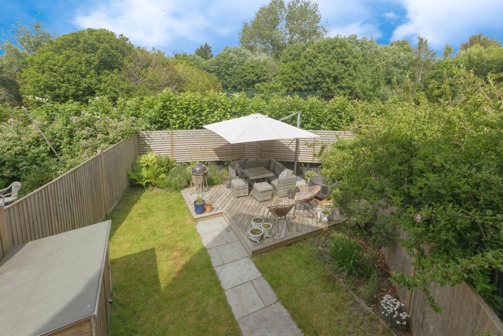 Property photo 3 of 17 Photo