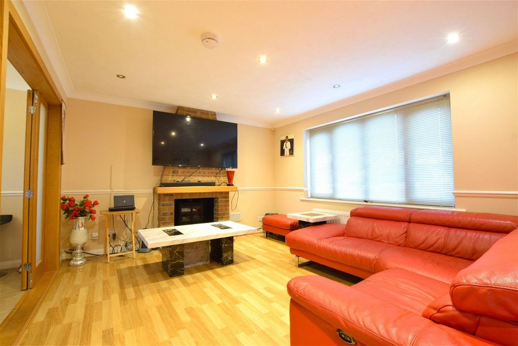 Property photo 3 of 21