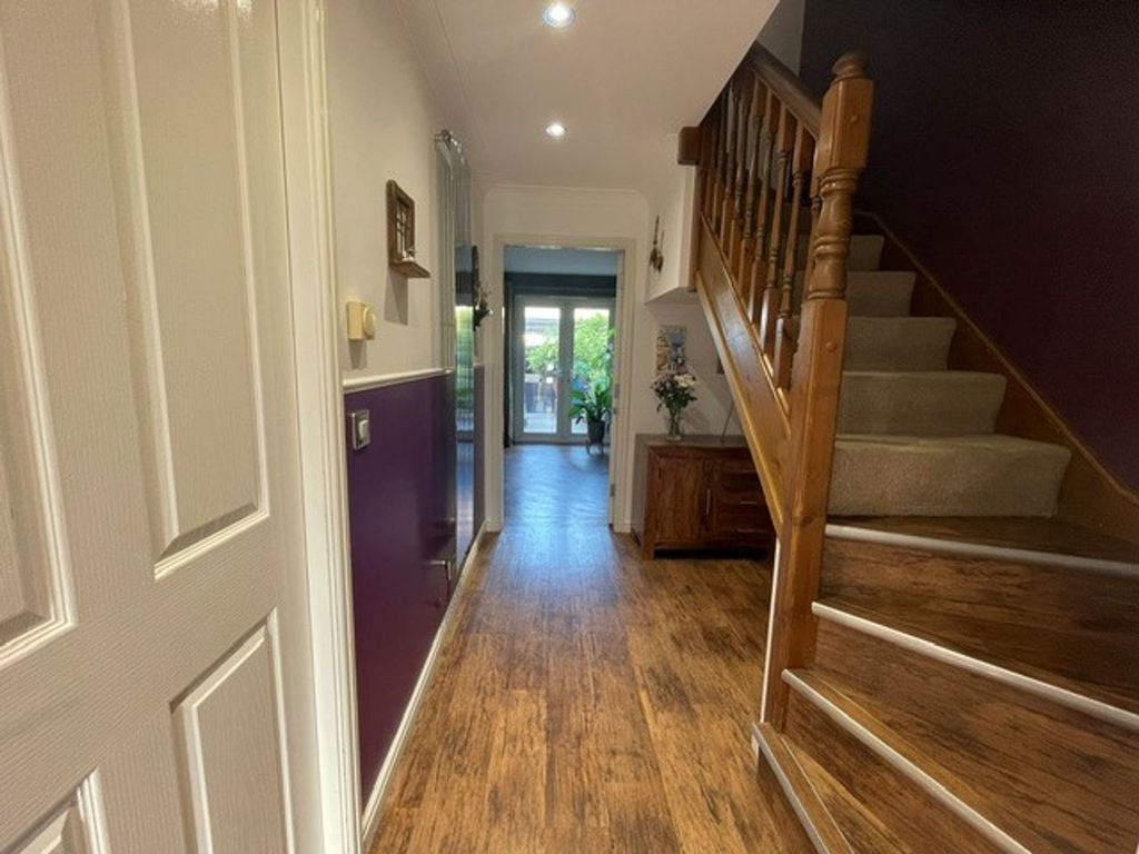 Property photo 3 of 30 Entrance Hallway