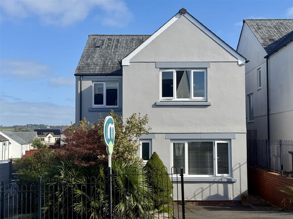 Property photo 1 of 21 Pauls Front Photo.Jpeg