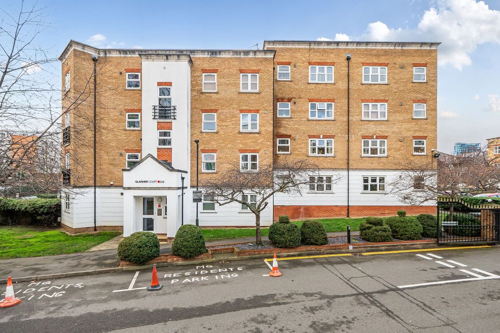 Property photo 1 of 17