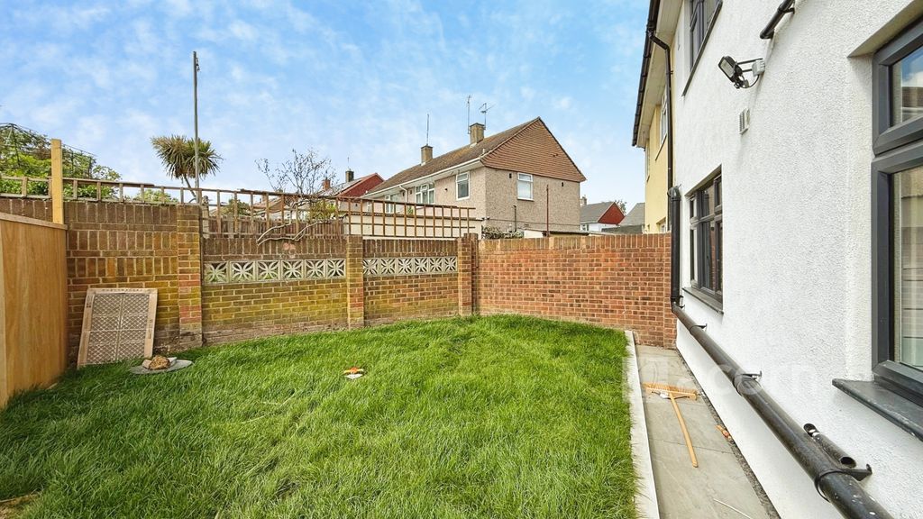 Property photo 2 of 10 Ec4Eaf05--422A-96...