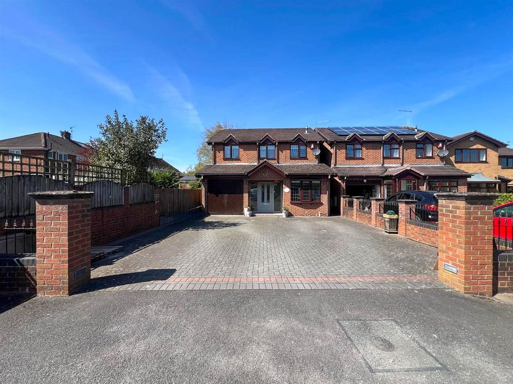 Property photo 1 of 26 Frontage
