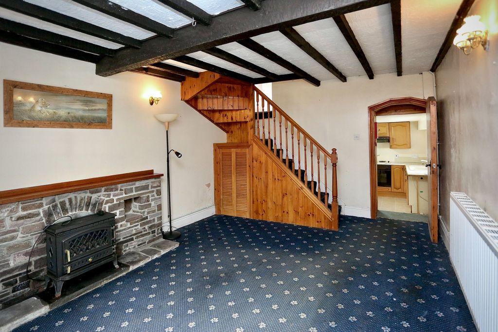 Property photo 2 of 11