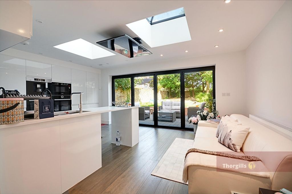 Property photo 1 of 10 2