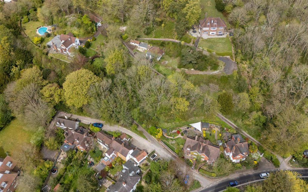 Property photo 2 of 9