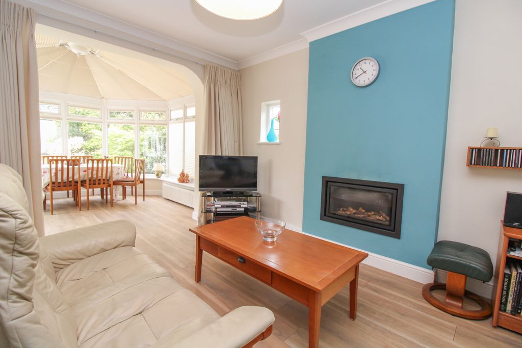 Property photo 2 of 31 6