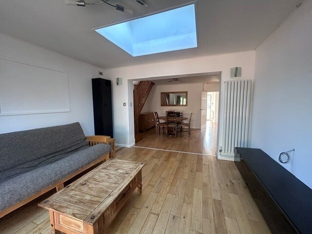 Property photo 3 of 24 Lounge