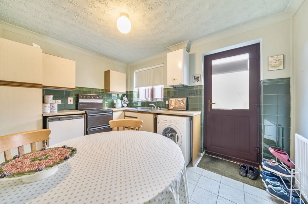 Property photo 3 of 18 1370142-18-68F7945F5Eaa2