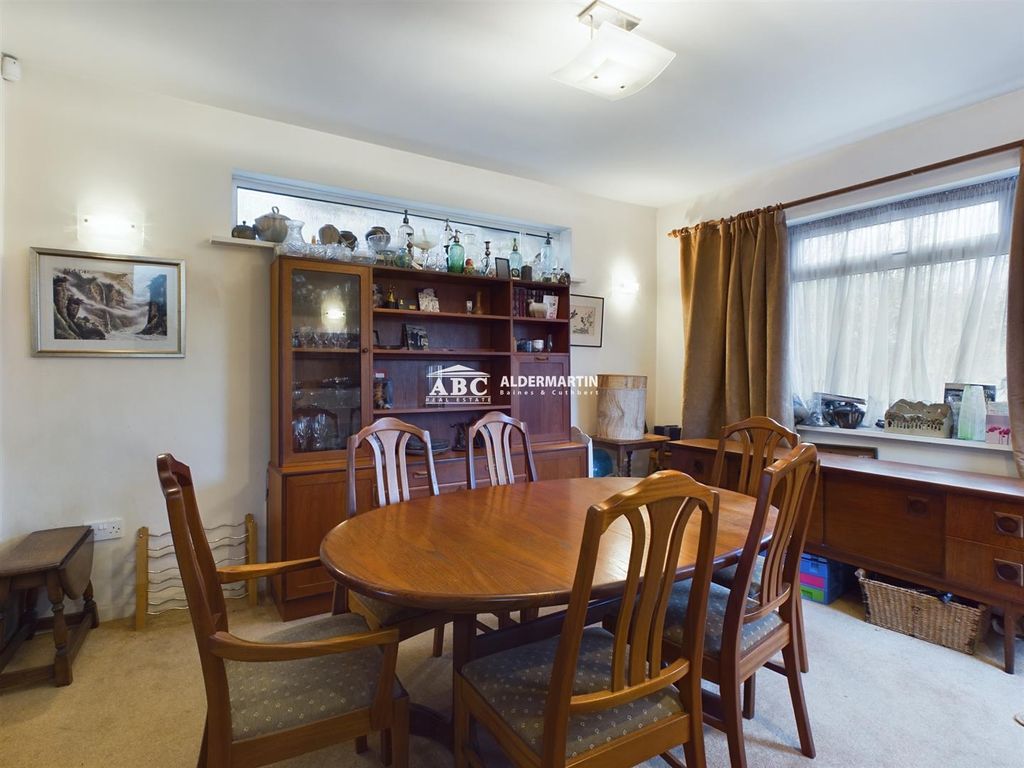 Property photo 3 of 24
