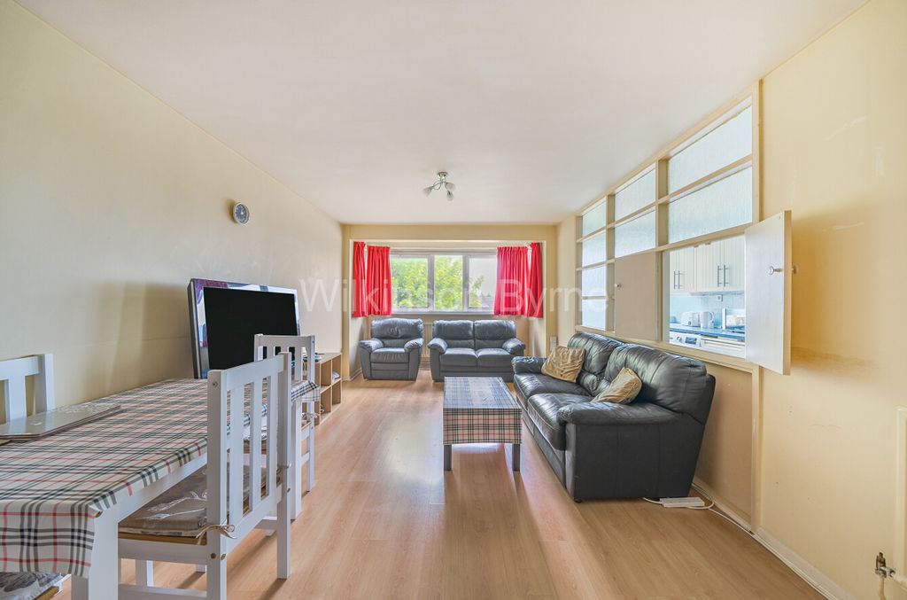 Property photo 3 of 14 15E19E01-0368-40Ab-Ad29-F4816A663789