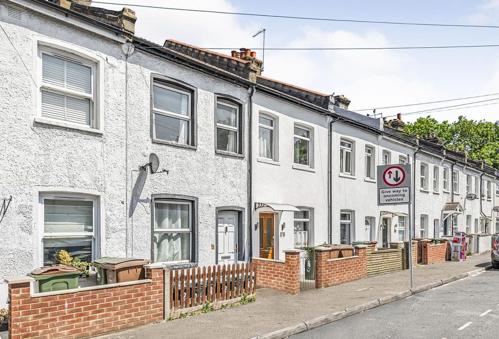 Property photo 1 of 8 Front No Car .Jpg