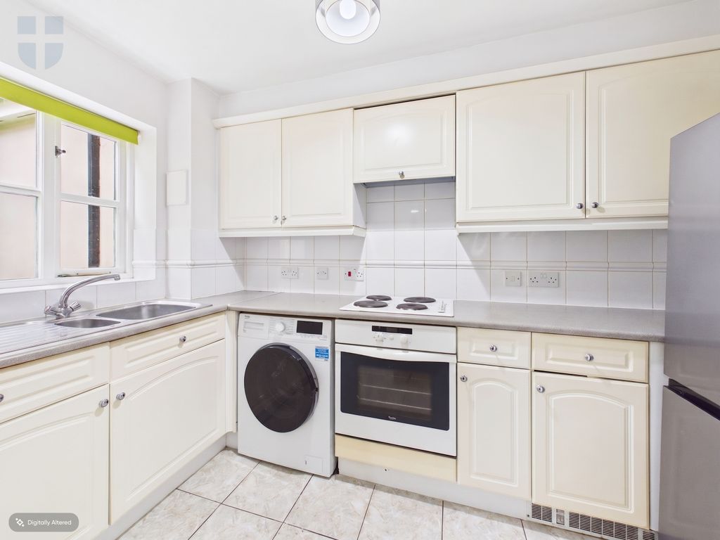 Property photo 3 of 7 Cam03852G0-Pr0699-Still003-001