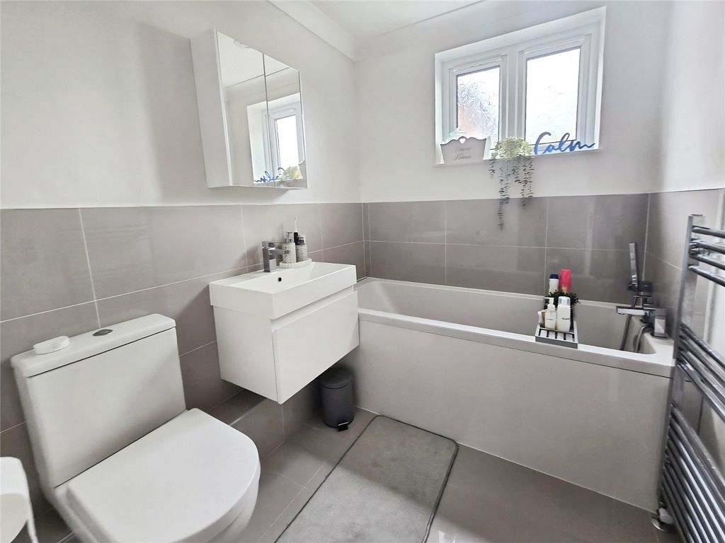 Additional image 6 of 2 bed maisonette for saleGray Place, Wokingham Road, Bracknell, Berkshire RG42