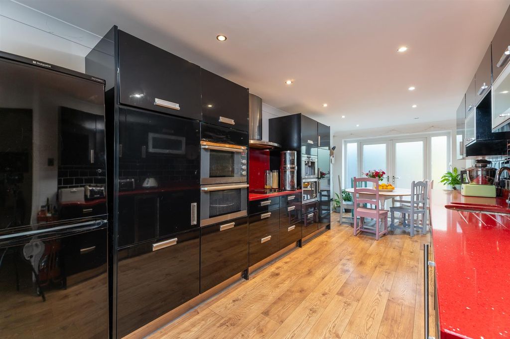 Property photo 2 of 24 Living Dining Kitchen