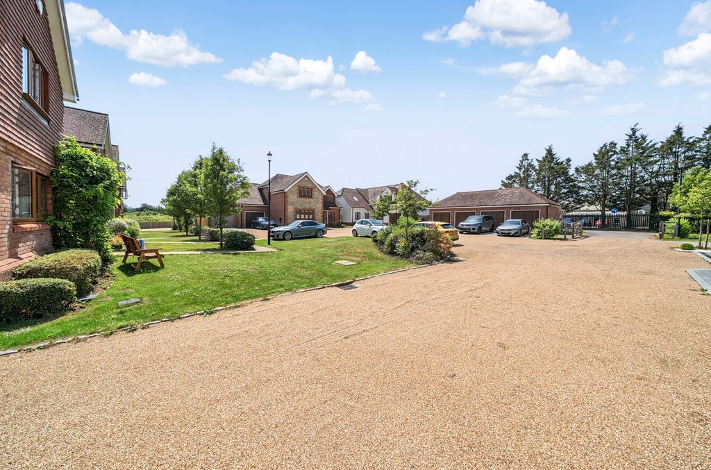 Property photo 1 of 25 1481066-28-6A3Abc...