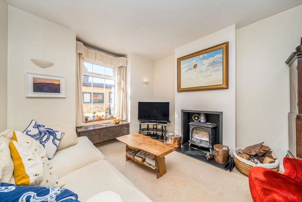 Property photo 2 of 6