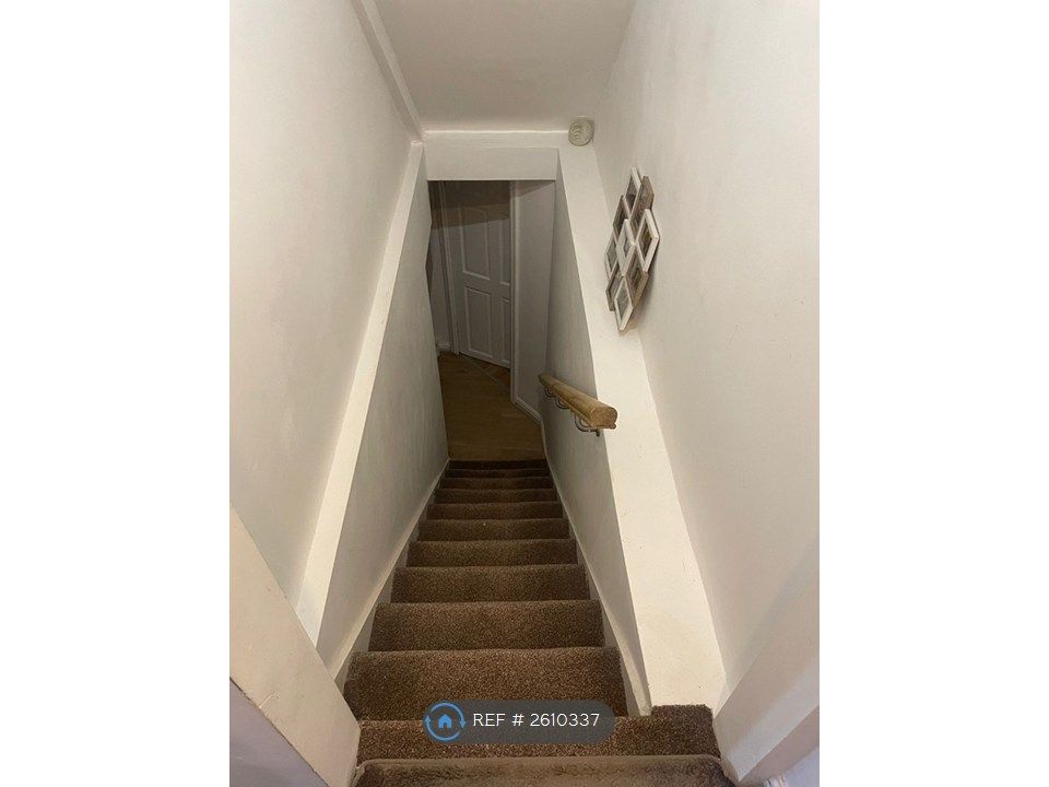 Property photo 3 of 7 Stairway