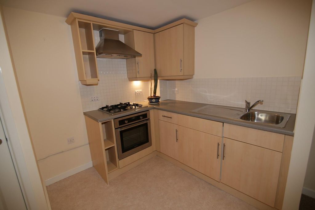 Property photo 3 of 5 165 Massingham (3).Jpg