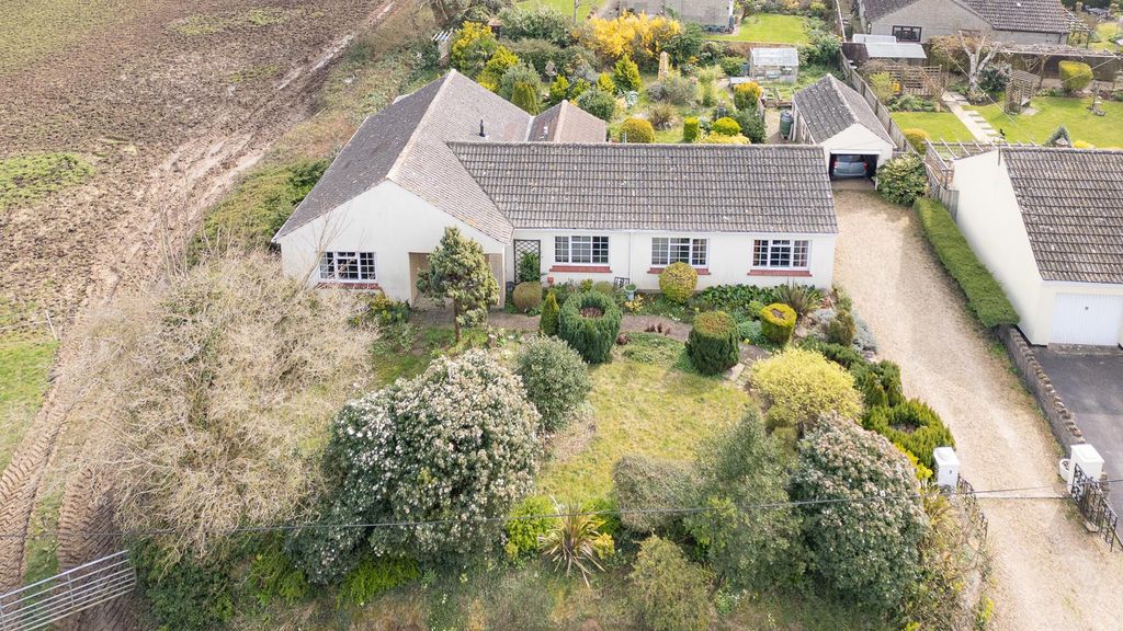 Property photo 2 of 26 2 Stanton Lane-4.Jpg