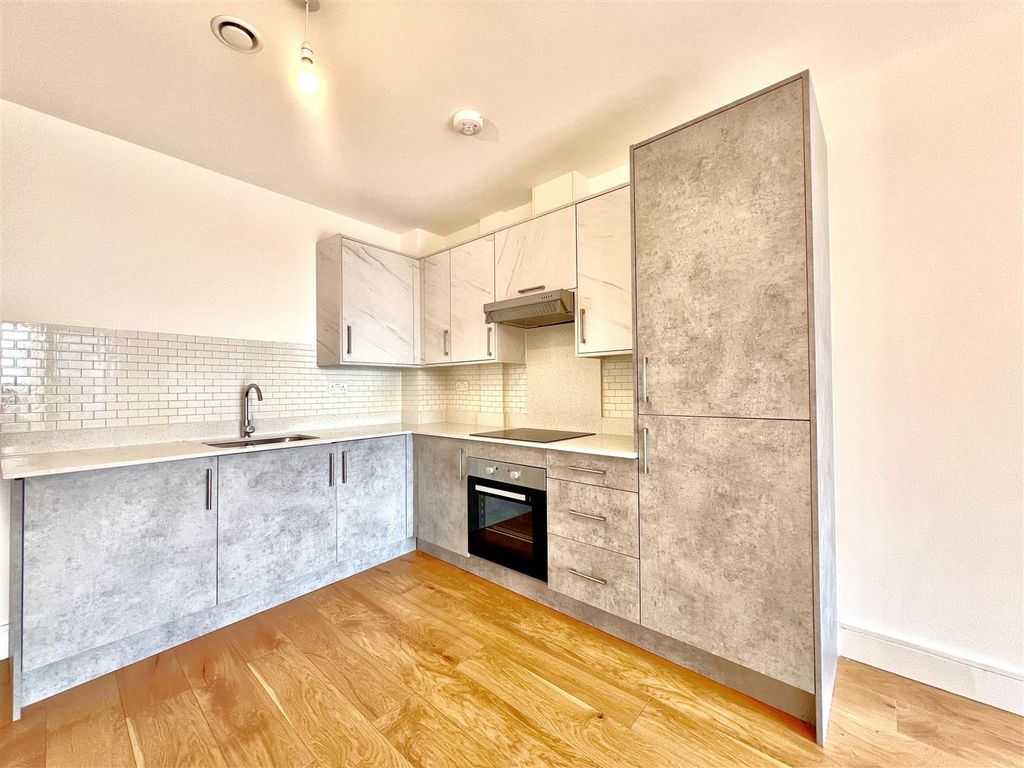 Property photo 1 of 8 Kitchen