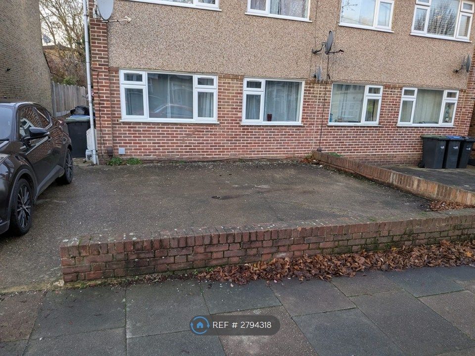 Property photo 2 of 27