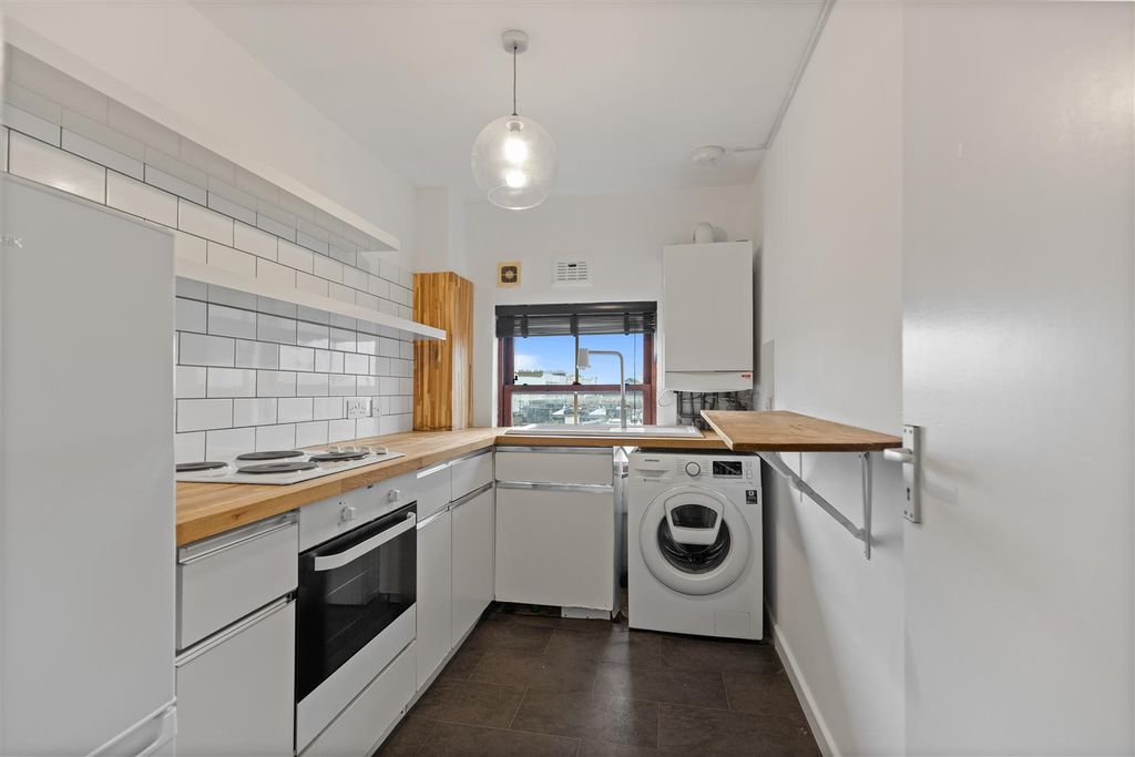 Property photo 3 of 9