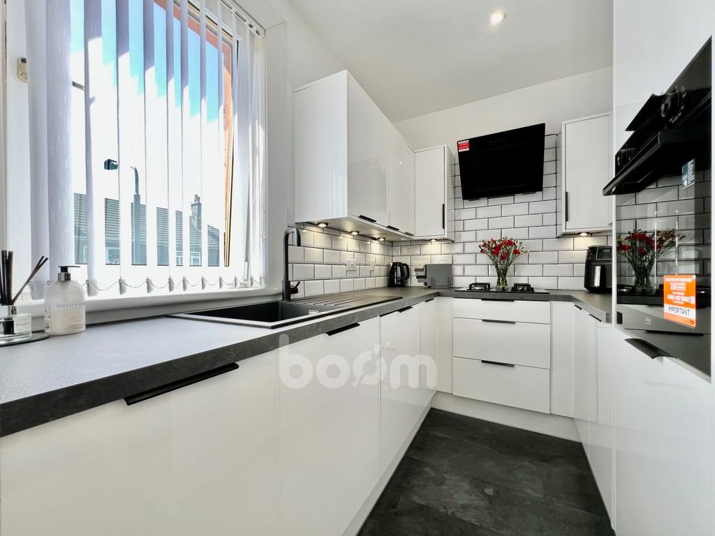 Property photo 3 of 22 Barrie Terrace, Ardrossan Kitchen Pic