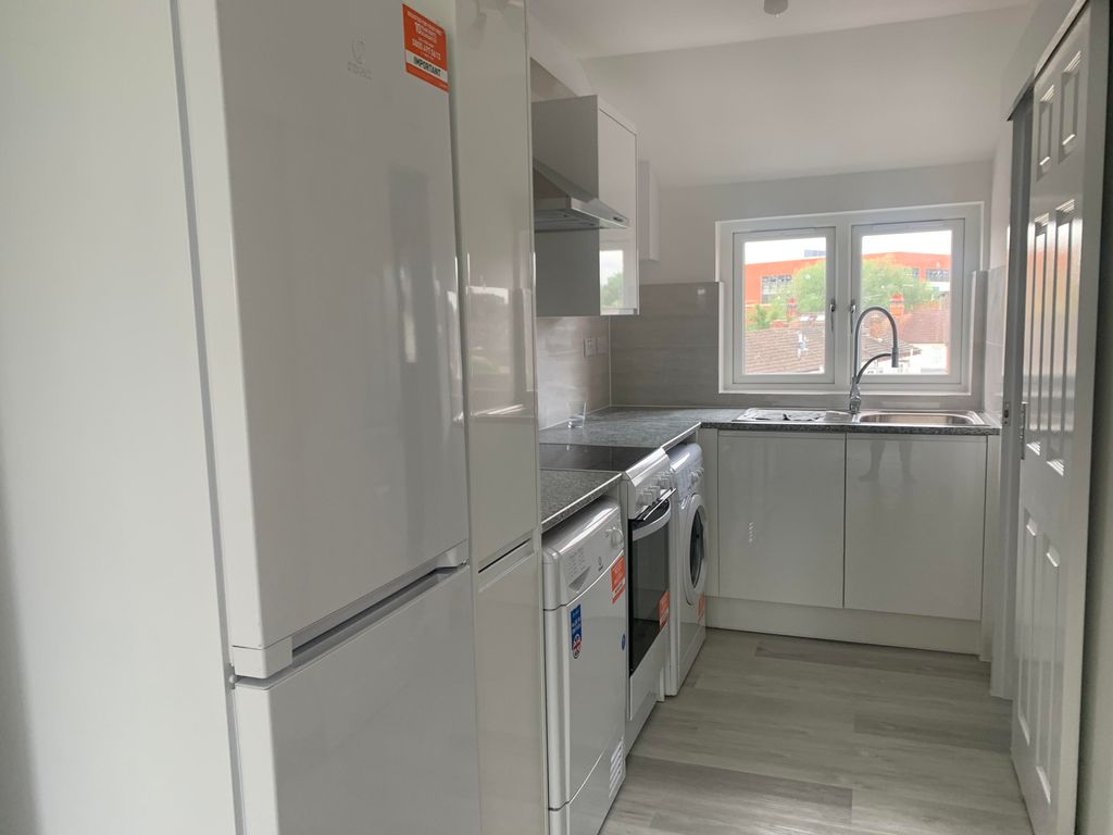Property photo 1 of 4 Kitchen