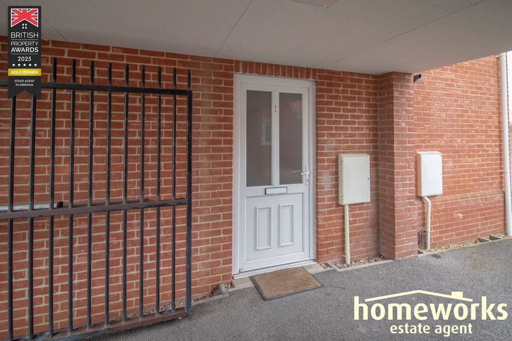 Property photo 2 of 9