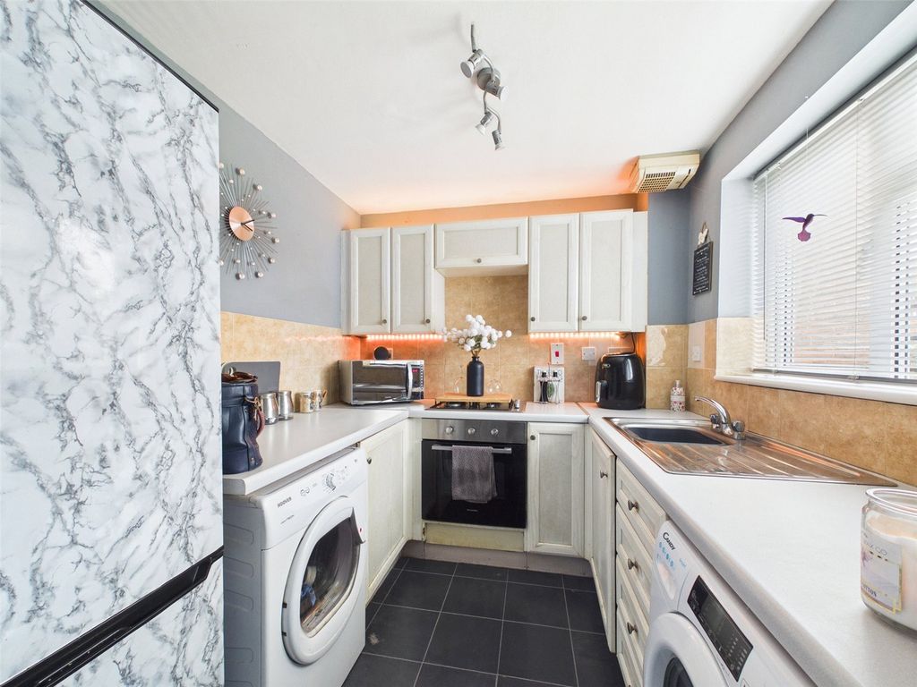 Property photo 3 of 8 Picture No. 04