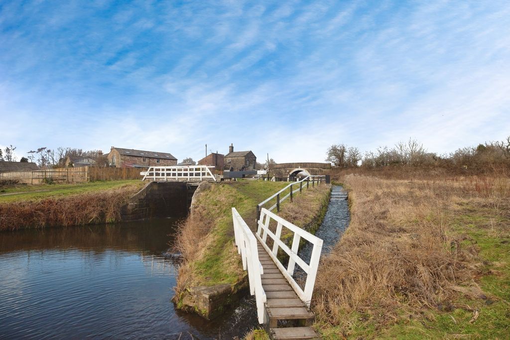 Property photo 2 of 20 Pbox-Img.Jpg