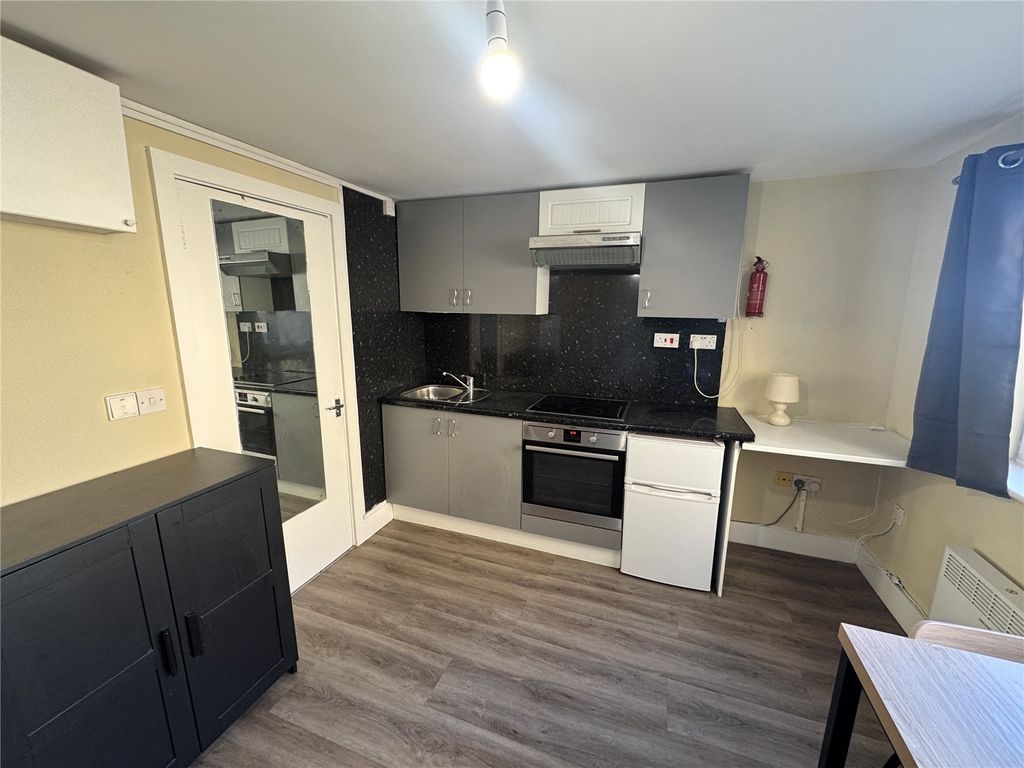 Property photo 1 of 3 Picture No. 05