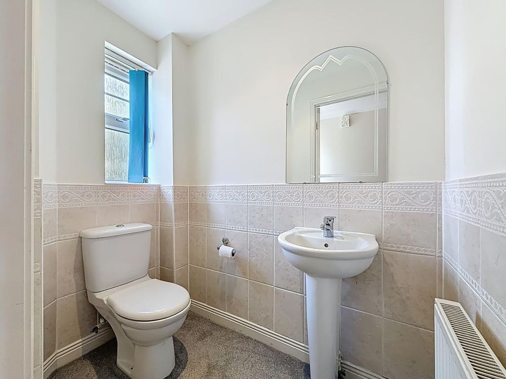 Property photo 2 of 33