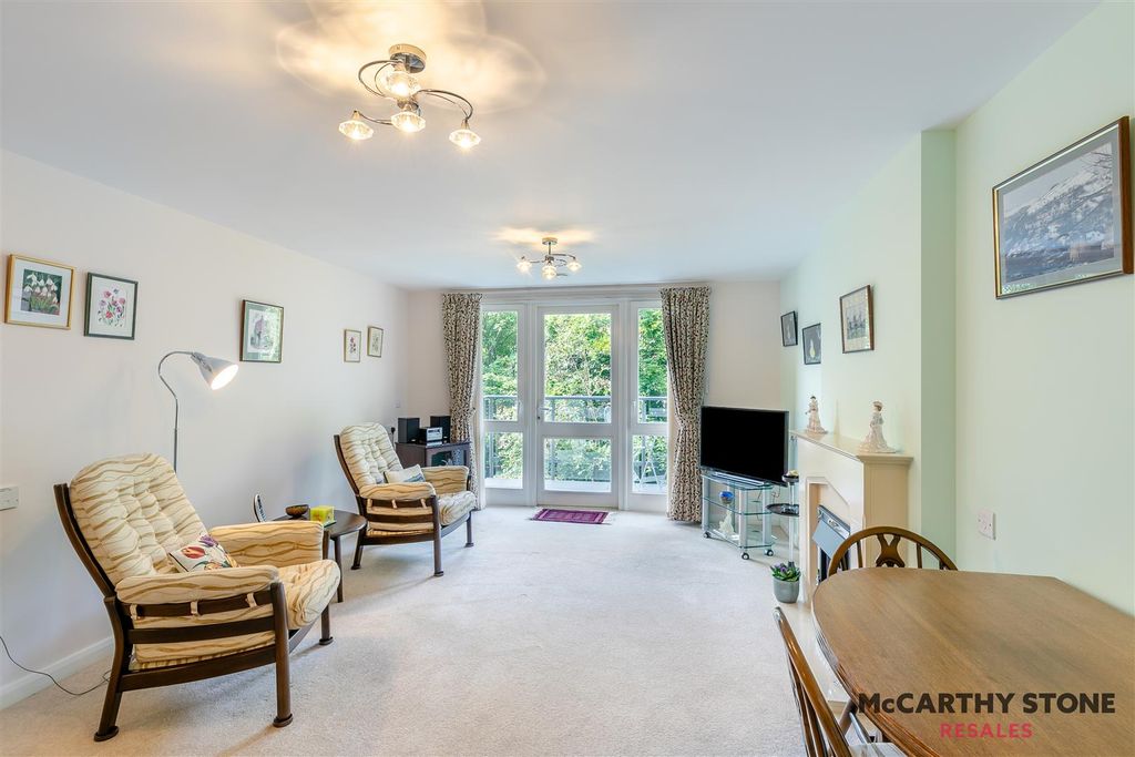 Property photo 3 of 22 8614238-Interior01.Jpg