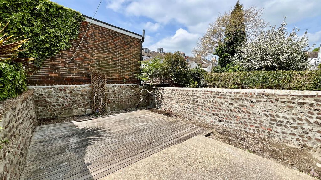 Property photo 1 of 12 104.Jpg