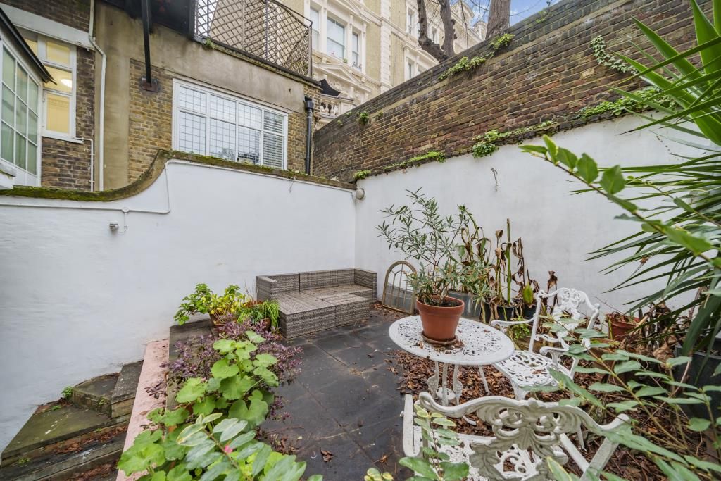 Property photo 2 of 6 Private Patio