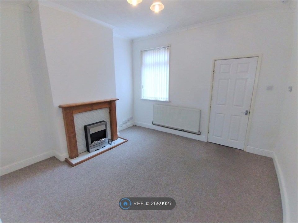 Property photo 3 of 10 Dining Room